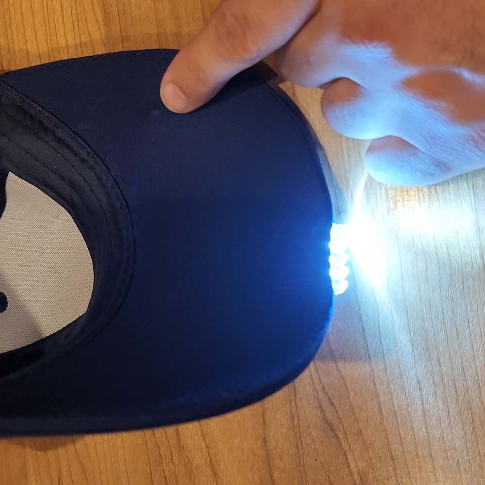 LED lighted cap - Picture 11 of 12